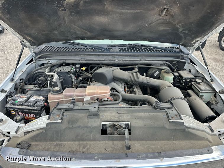 image for item DP3354 2001 Ford F250 Super Duty Crew Cab pickup truck