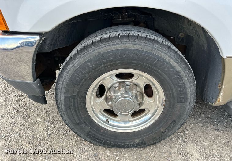 image for item DP3354 2001 Ford F250 Super Duty Crew Cab pickup truck