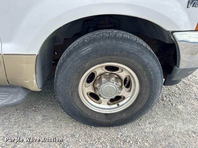 image for item DP3354 2001 Ford F250 Super Duty Crew Cab pickup truck