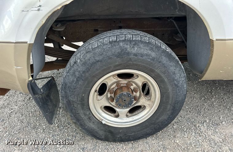 image for item DP3354 2001 Ford F250 Super Duty Crew Cab pickup truck