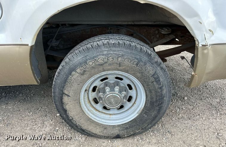 image for item DP3354 2001 Ford F250 Super Duty Crew Cab pickup truck