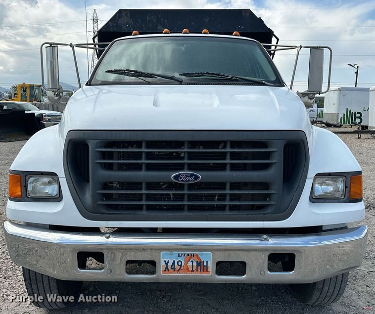 image for item DP3358 2000 Ford F650 Super Duty dump flatbed truck