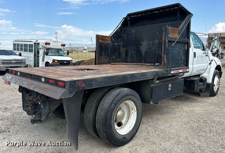 image for item DP3358 2000 Ford F650 Super Duty dump flatbed truck