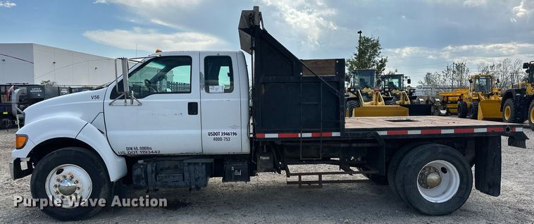image for item DP3358 2000 Ford F650 Super Duty dump flatbed truck