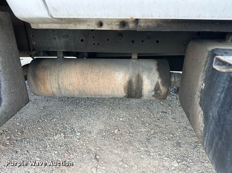 image for item DP3358 2000 Ford F650 Super Duty dump flatbed truck