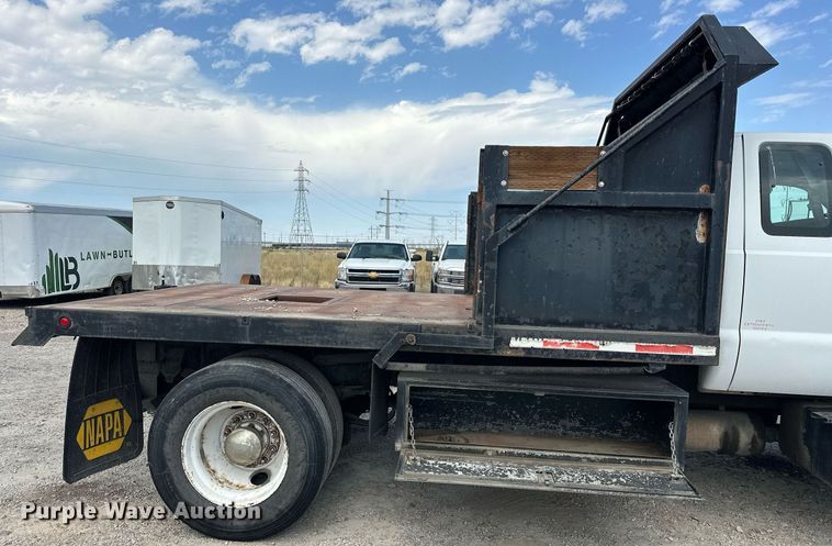 image for item DP3358 2000 Ford F650 Super Duty dump flatbed truck