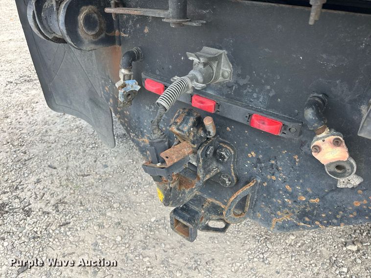 image for item DP3358 2000 Ford F650 Super Duty dump flatbed truck