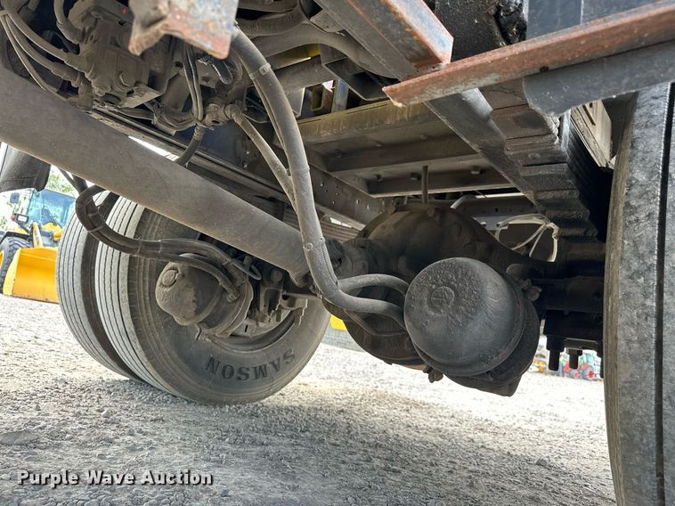 image for item DP3358 2000 Ford F650 Super Duty dump flatbed truck