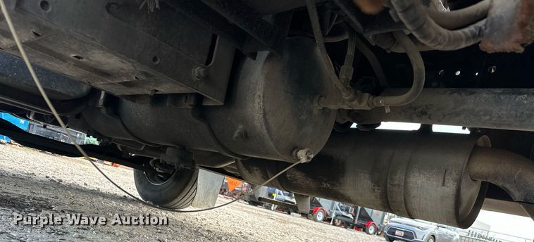 image for item DP3358 2000 Ford F650 Super Duty dump flatbed truck