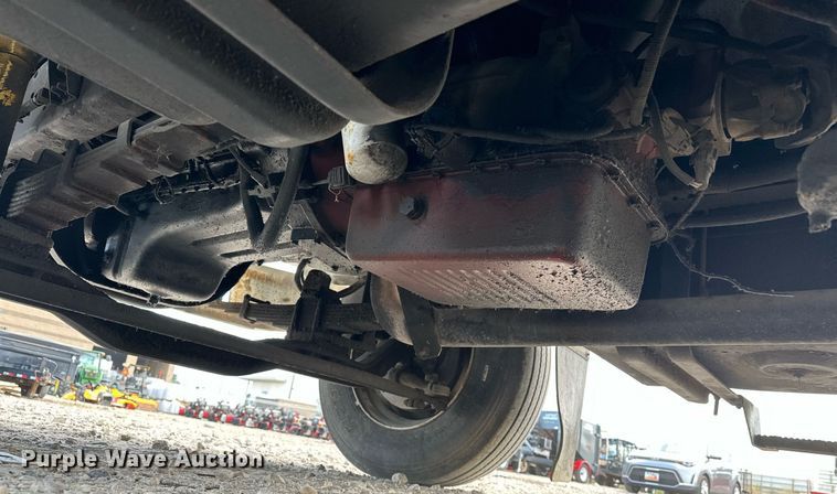 image for item DP3358 2000 Ford F650 Super Duty dump flatbed truck