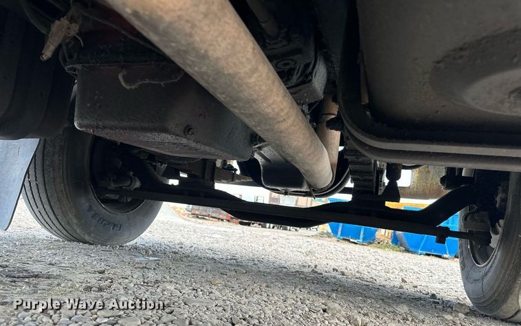 image for item DP3358 2000 Ford F650 Super Duty dump flatbed truck