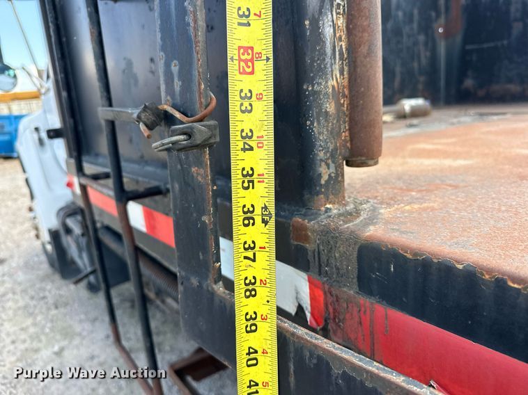 image for item DP3358 2000 Ford F650 Super Duty dump flatbed truck