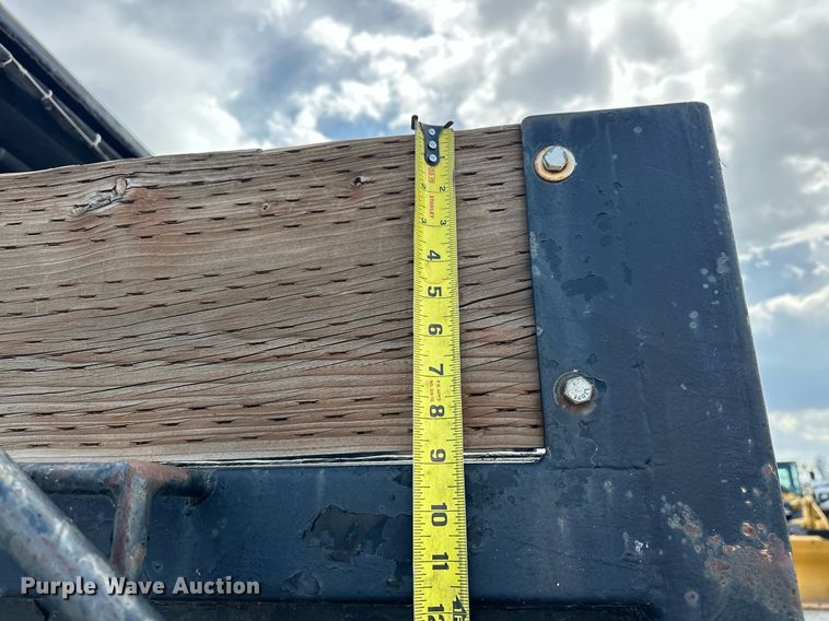 image for item DP3358 2000 Ford F650 Super Duty dump flatbed truck