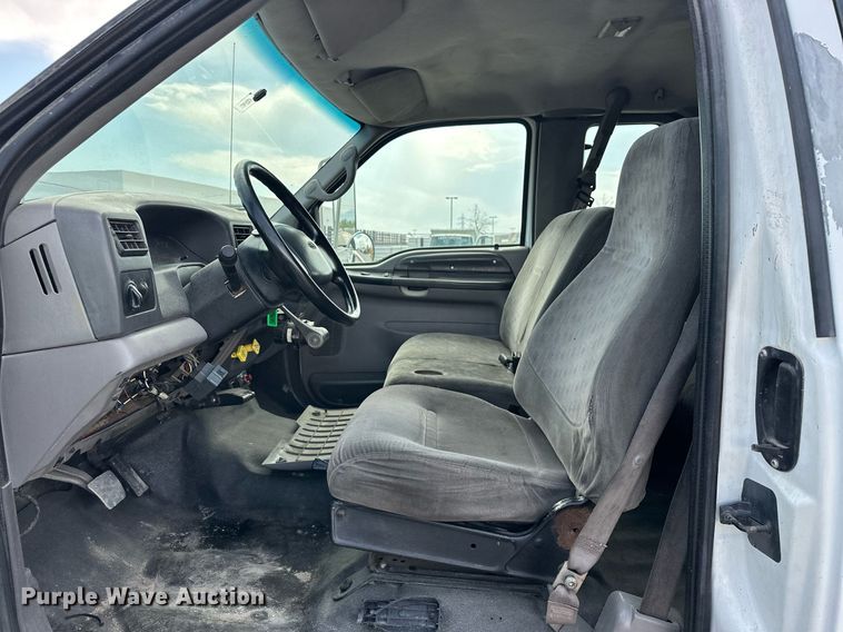 image for item DP3358 2000 Ford F650 Super Duty dump flatbed truck