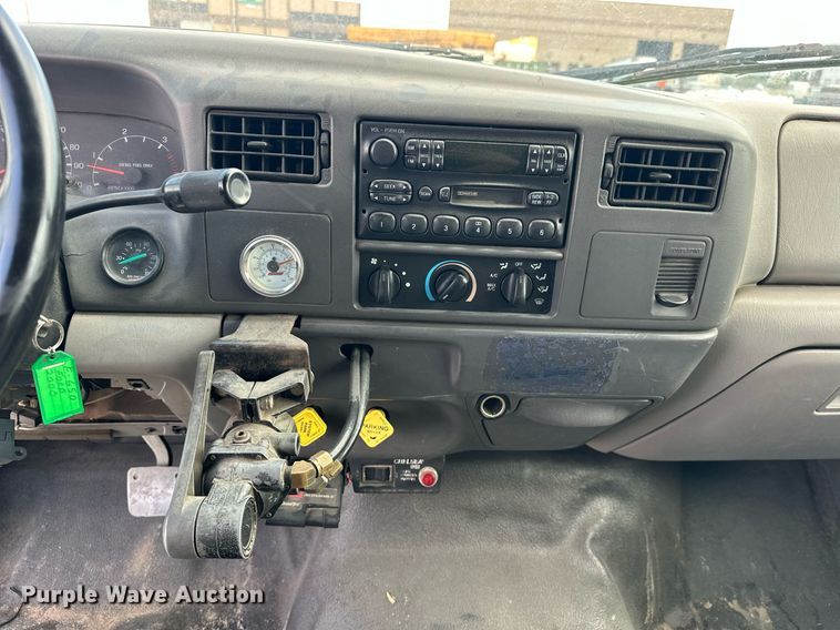 image for item DP3358 2000 Ford F650 Super Duty dump flatbed truck