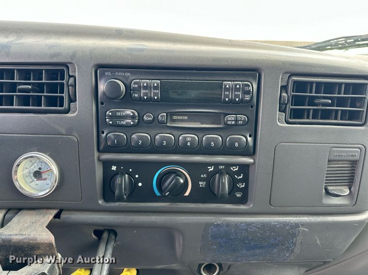 image for item DP3358 2000 Ford F650 Super Duty dump flatbed truck