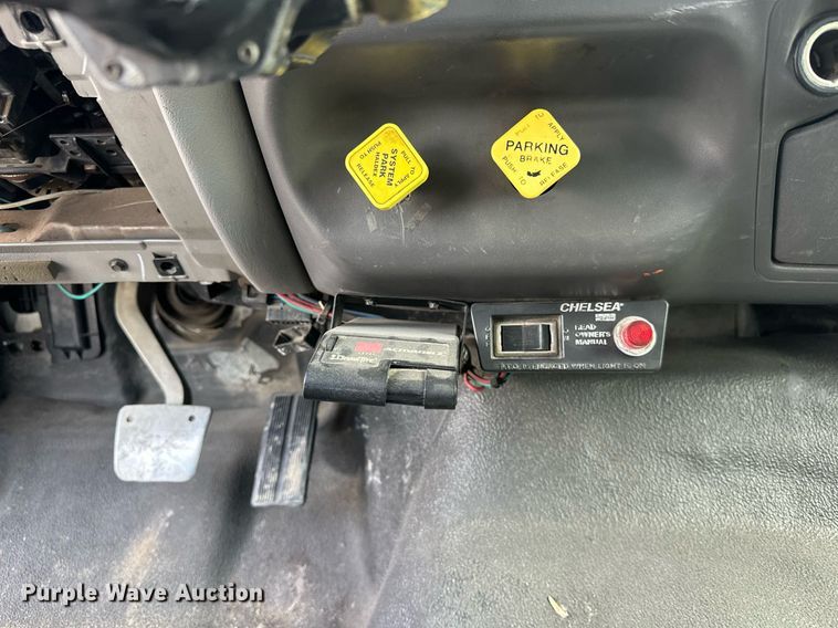 image for item DP3358 2000 Ford F650 Super Duty dump flatbed truck