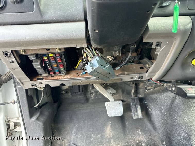 image for item DP3358 2000 Ford F650 Super Duty dump flatbed truck