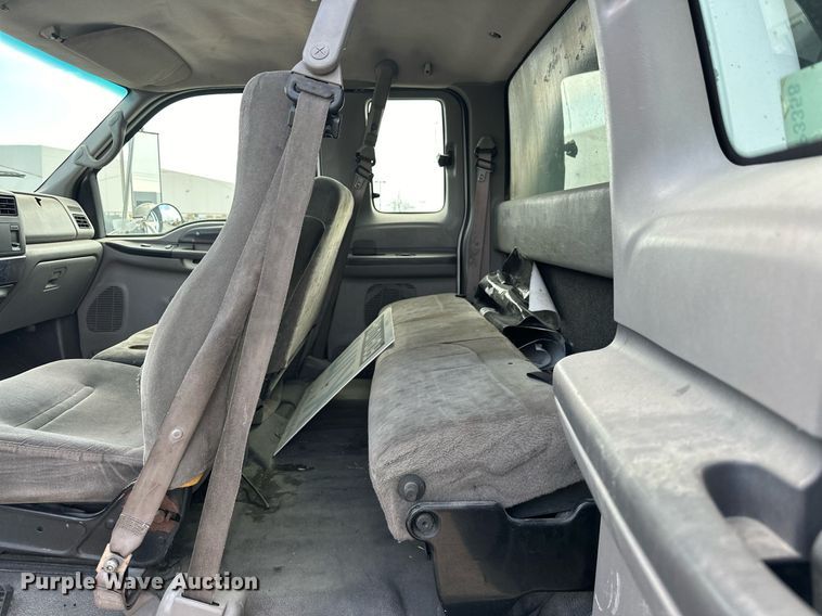 image for item DP3358 2000 Ford F650 Super Duty dump flatbed truck