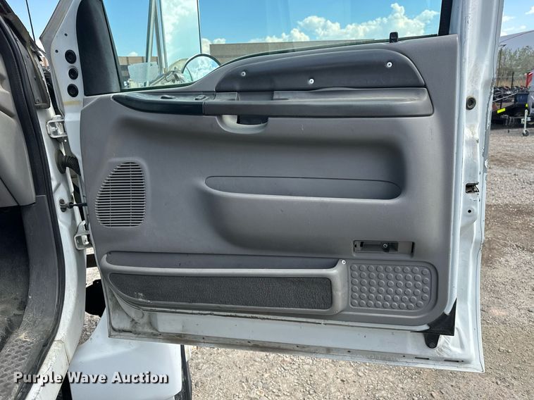 image for item DP3358 2000 Ford F650 Super Duty dump flatbed truck