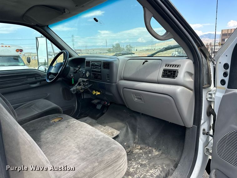 image for item DP3358 2000 Ford F650 Super Duty dump flatbed truck