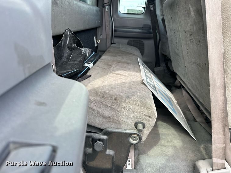 image for item DP3358 2000 Ford F650 Super Duty dump flatbed truck