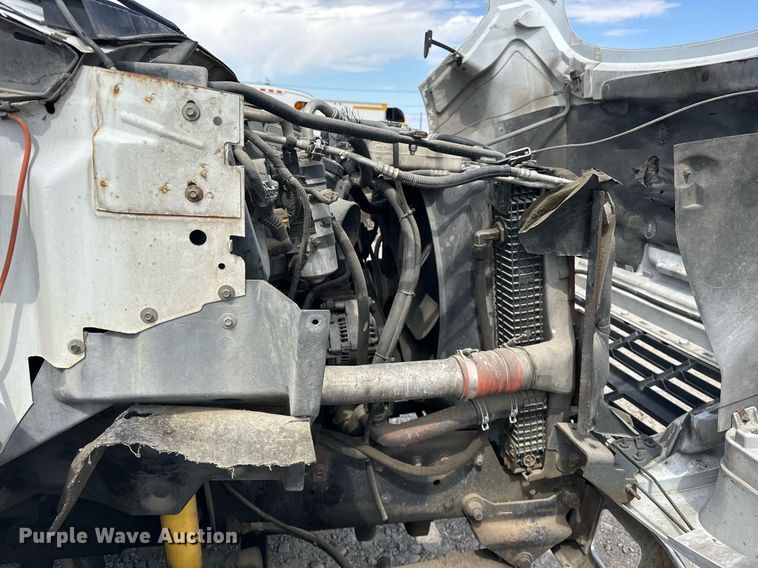 image for item DP3358 2000 Ford F650 Super Duty dump flatbed truck