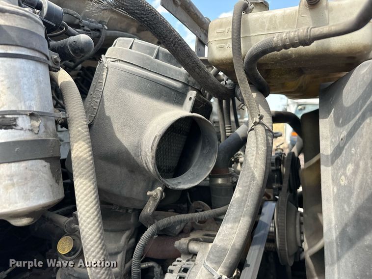 image for item DP3358 2000 Ford F650 Super Duty dump flatbed truck