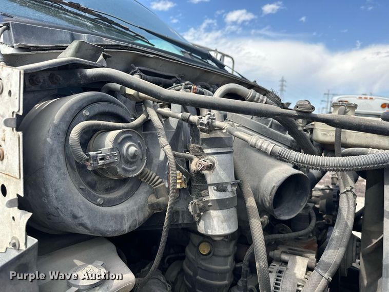 image for item DP3358 2000 Ford F650 Super Duty dump flatbed truck