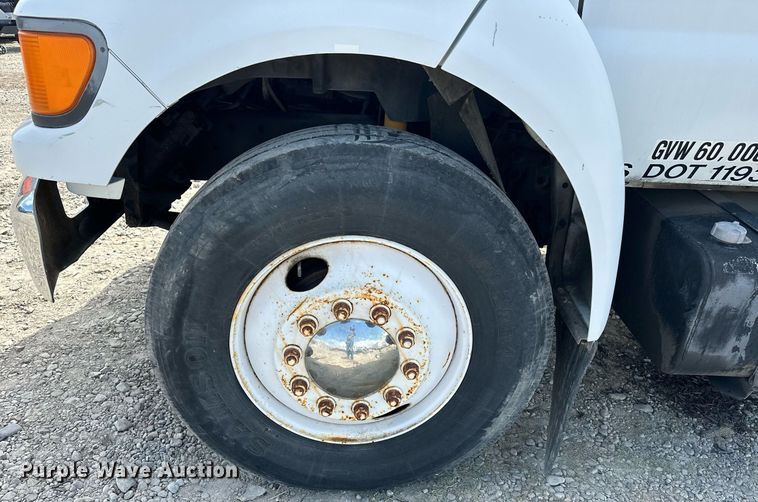 image for item DP3358 2000 Ford F650 Super Duty dump flatbed truck