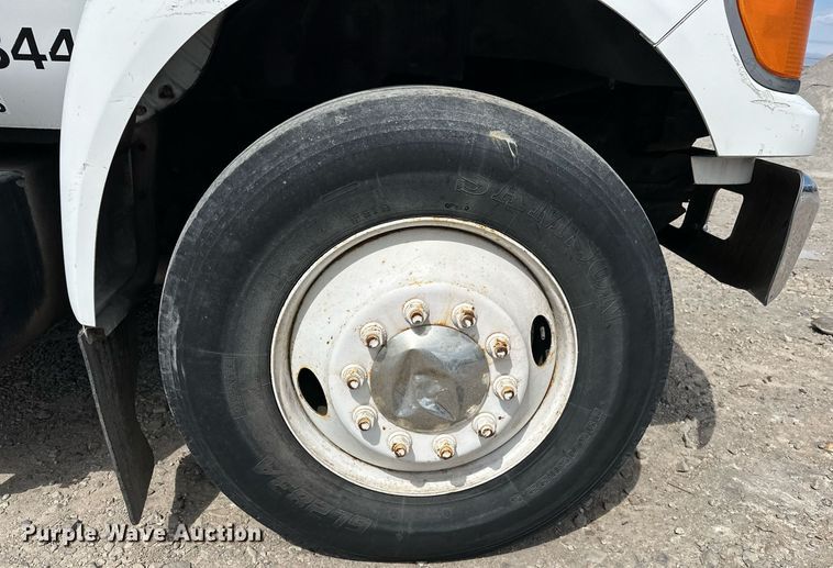 image for item DP3358 2000 Ford F650 Super Duty dump flatbed truck