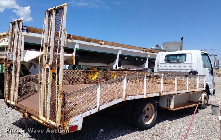 image for item DP3365 2003 Isuzu NPR flatbed truck