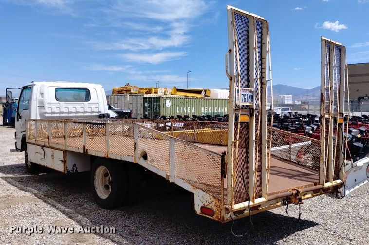 image for item DP3365 2003 Isuzu NPR flatbed truck