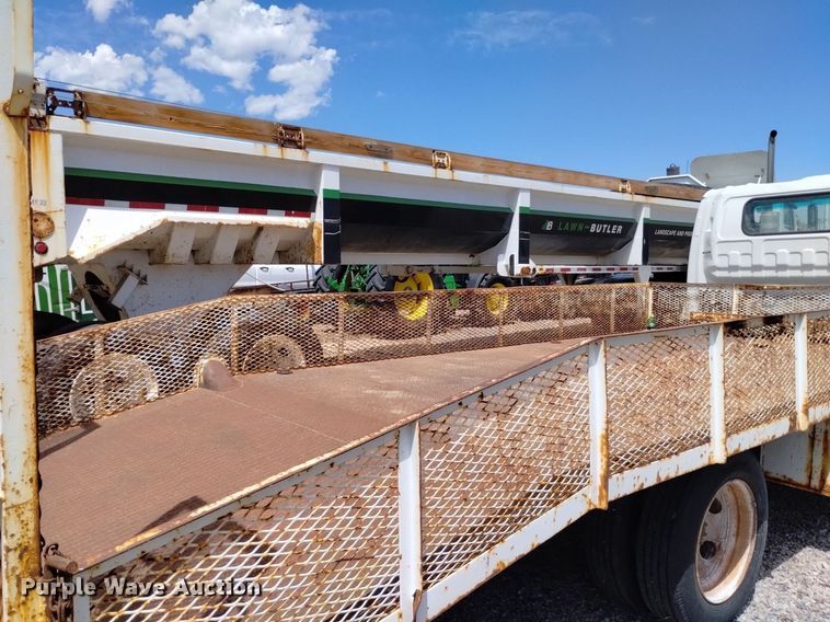 image for item DP3365 2003 Isuzu NPR flatbed truck