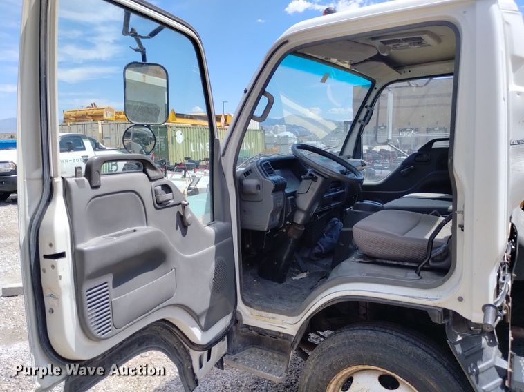 image for item DP3365 2003 Isuzu NPR flatbed truck