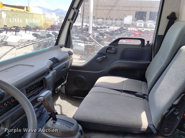 image for item DP3365 2003 Isuzu NPR flatbed truck