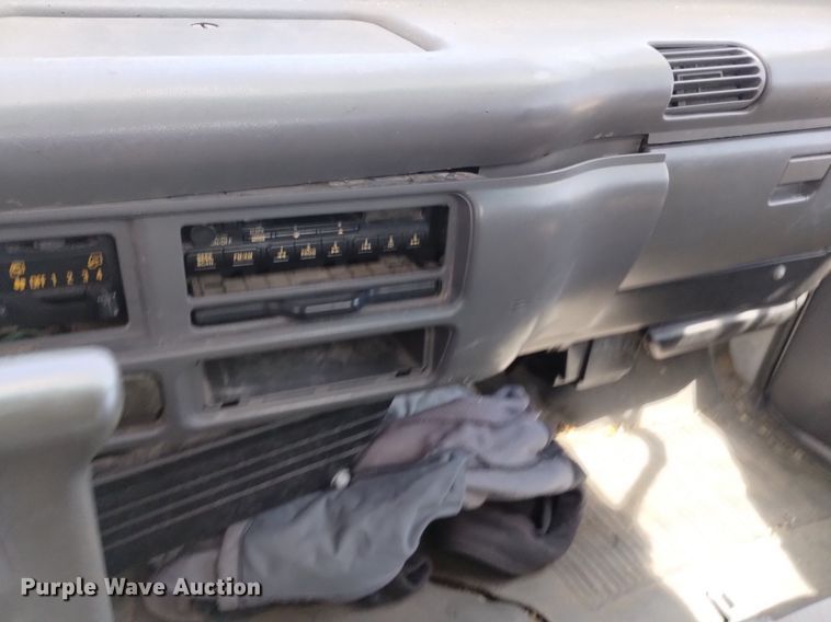 image for item DP3365 2003 Isuzu NPR flatbed truck