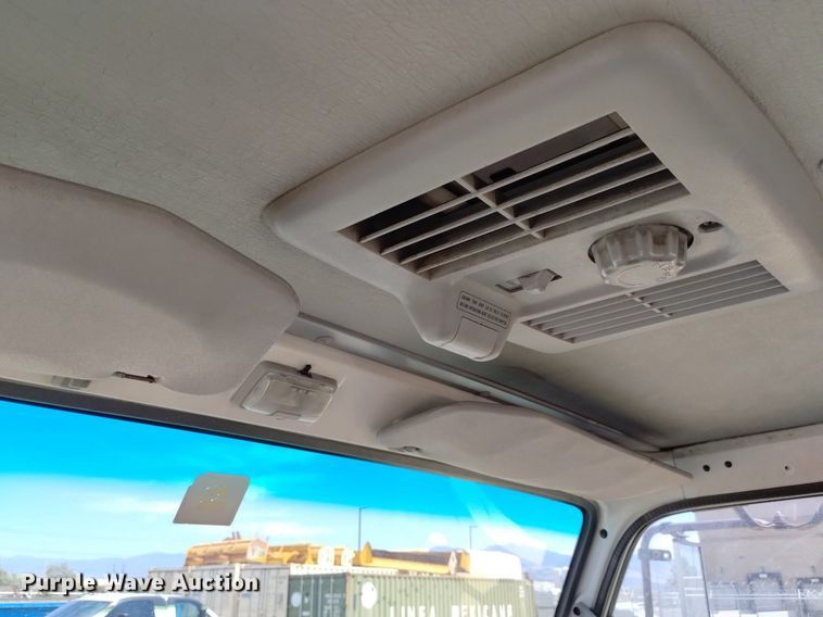 image for item DP3365 2003 Isuzu NPR flatbed truck