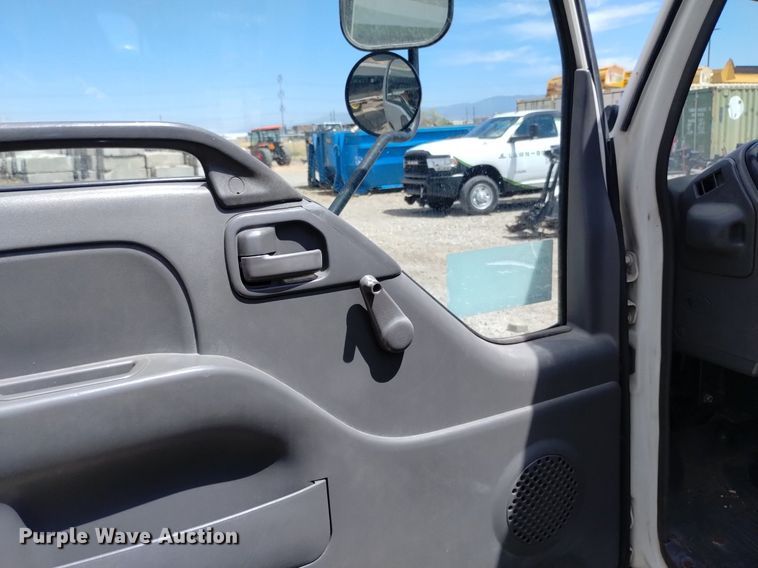 image for item DP3365 2003 Isuzu NPR flatbed truck