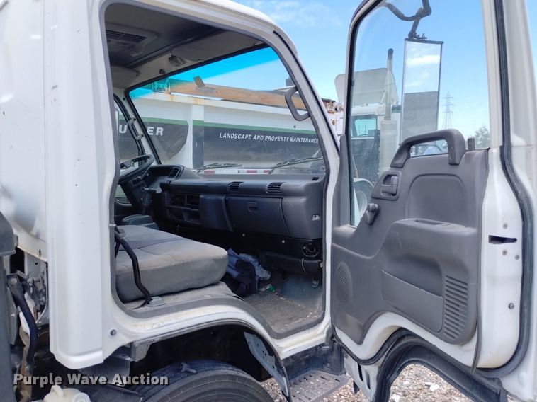 image for item DP3365 2003 Isuzu NPR flatbed truck