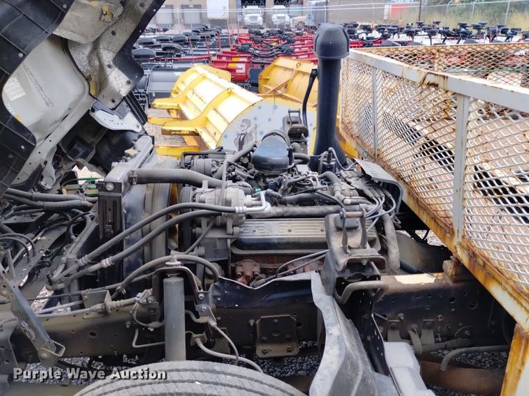 image for item DP3365 2003 Isuzu NPR flatbed truck