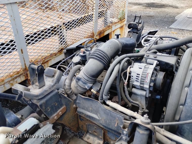 image for item DP3365 2003 Isuzu NPR flatbed truck