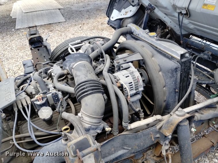 image for item DP3365 2003 Isuzu NPR flatbed truck