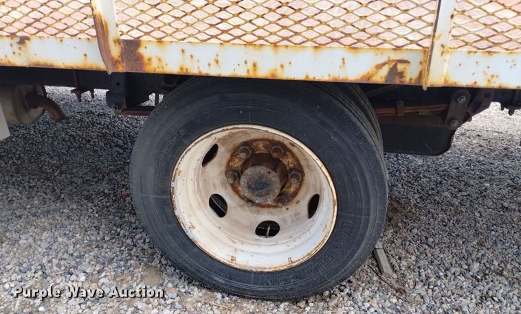 image for item DP3365 2003 Isuzu NPR flatbed truck