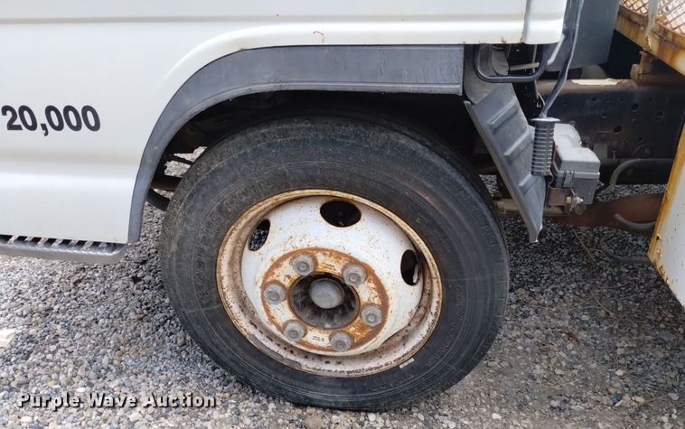 image for item DP3365 2003 Isuzu NPR flatbed truck