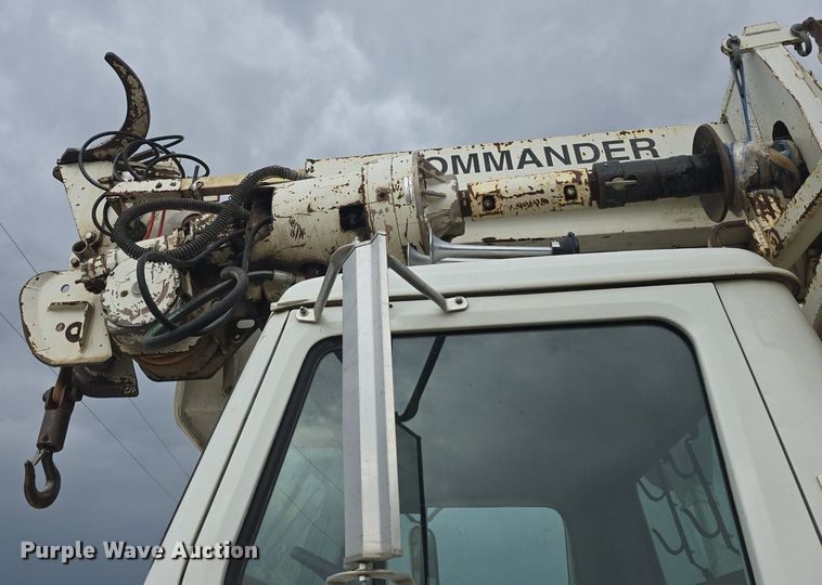 image for item DQ5152 2000 International 4800 digger derrick truck