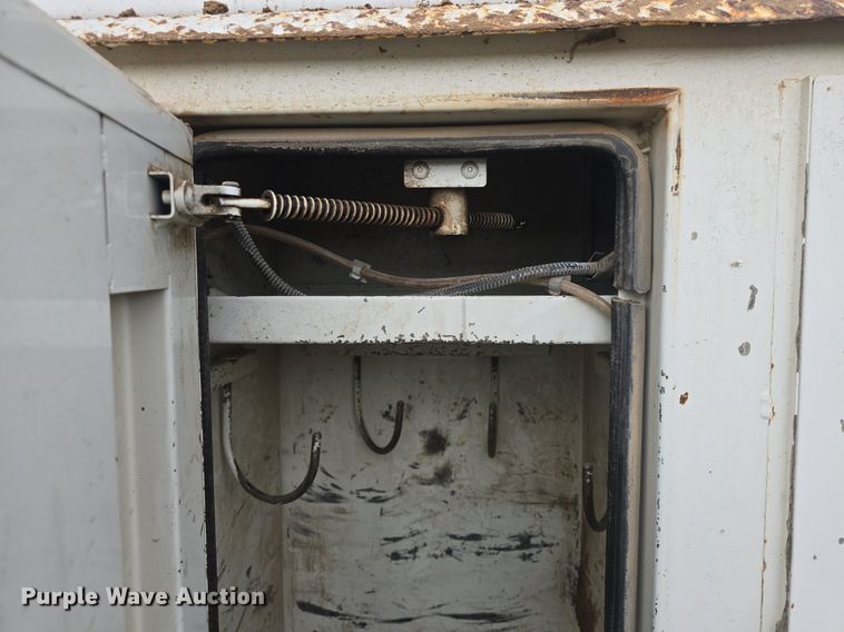 image for item DQ5152 2000 International 4800 digger derrick truck