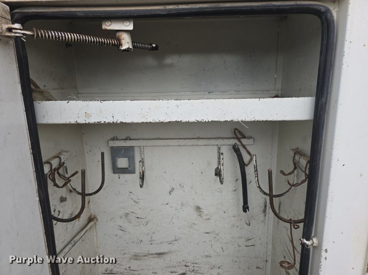 image for item DQ5152 2000 International 4800 digger derrick truck