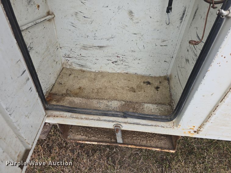 image for item DQ5152 2000 International 4800 digger derrick truck