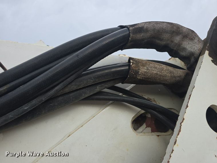 image for item DQ5152 2000 International 4800 digger derrick truck